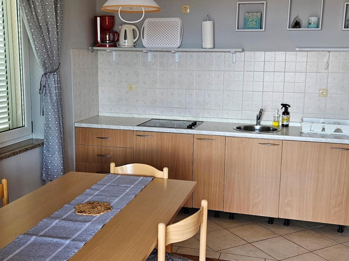 Apartments Trojak Baška Esterno foto