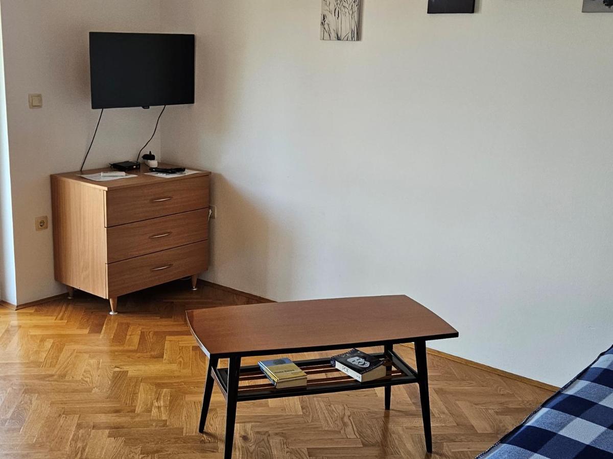 Apartments Trojak Baška Esterno foto
