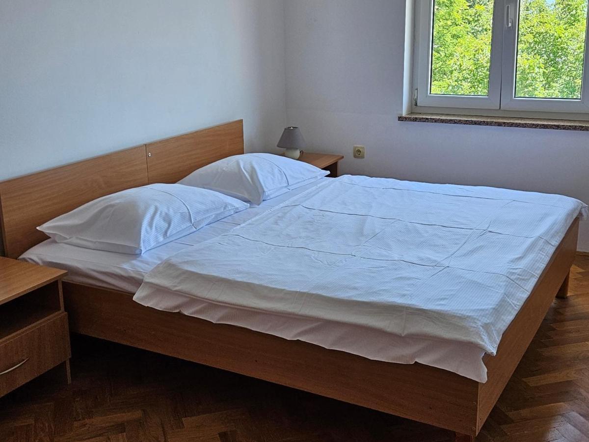 Apartments Trojak Baška Esterno foto